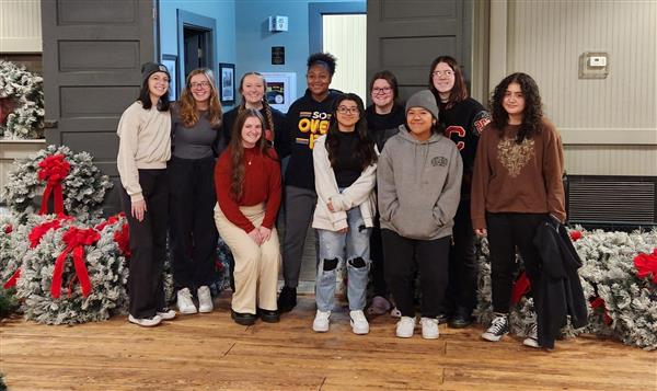 BETA Club Helps Decorate Summerville Written by Julia Hogan
